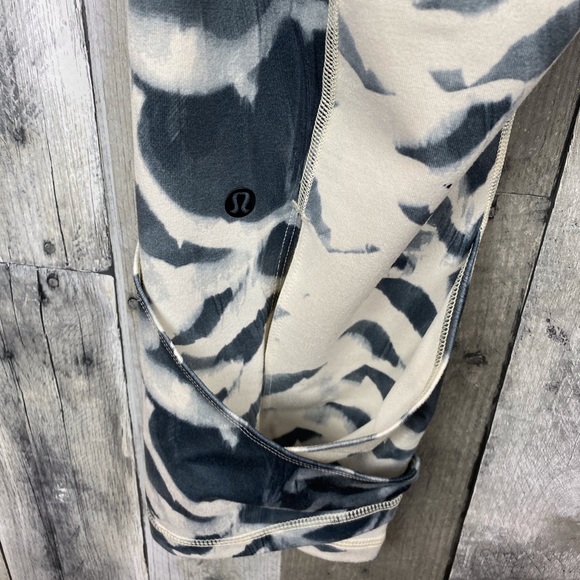 Lululemon Wunder Under Dance Pant Size 12 - Picture 7 of 12